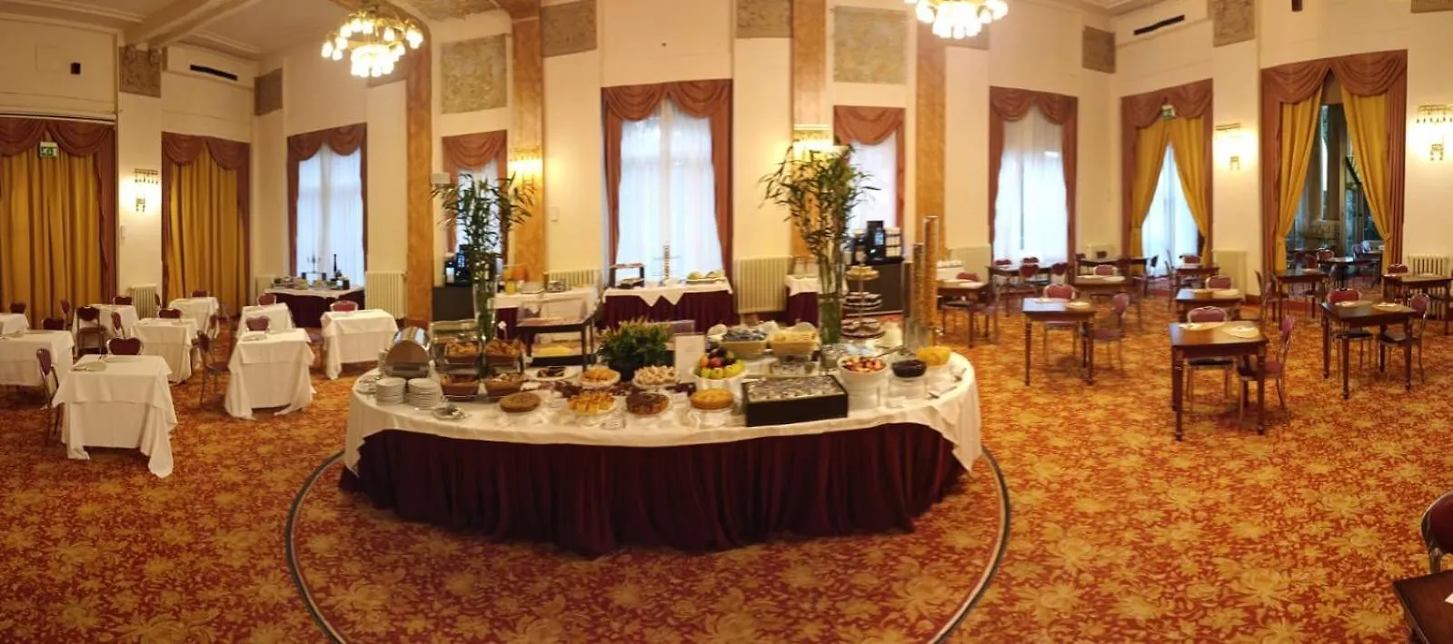 Palace Grand Hotel Varese 4*,